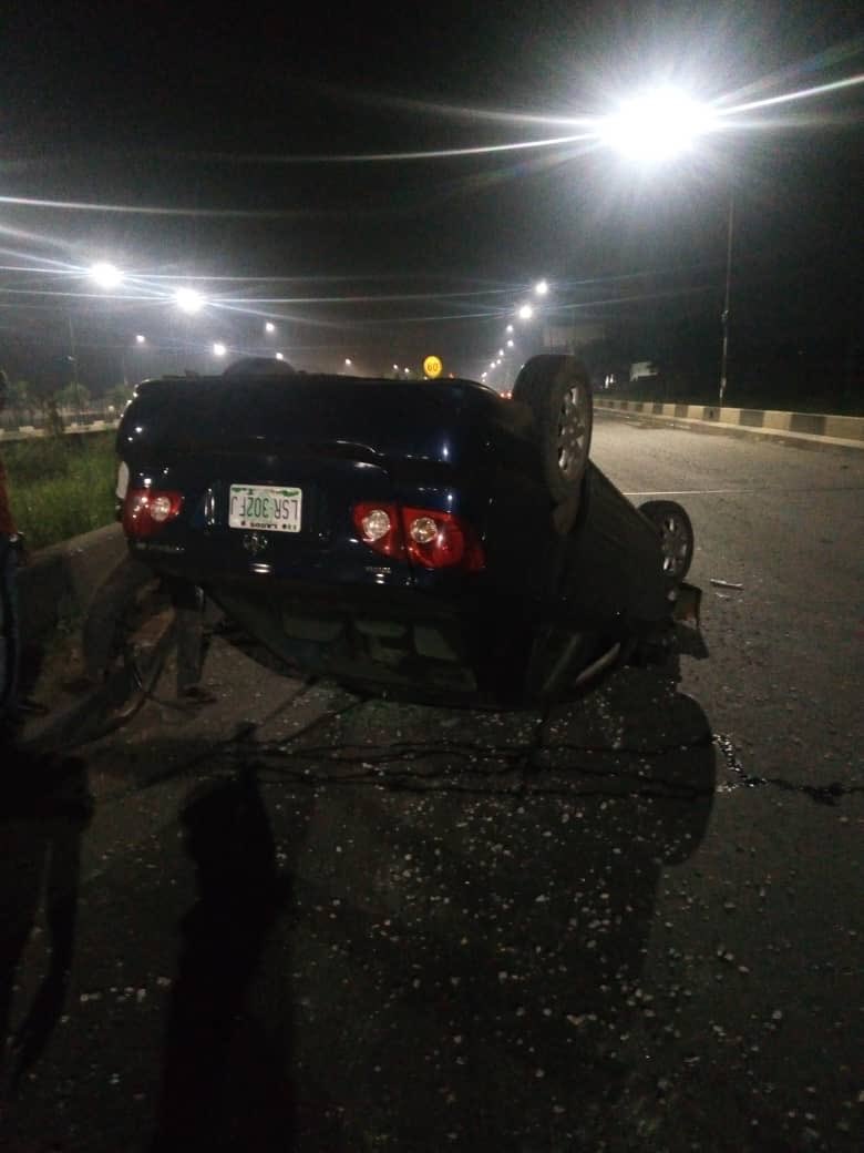 RRS Rescues Victims That Had Car Collision On 3rd Mainland Bridge 