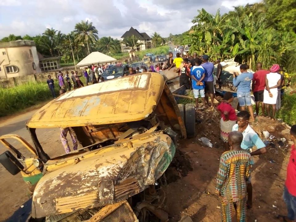 Many feared dead at Anambra Road Crash | autoreportng.com