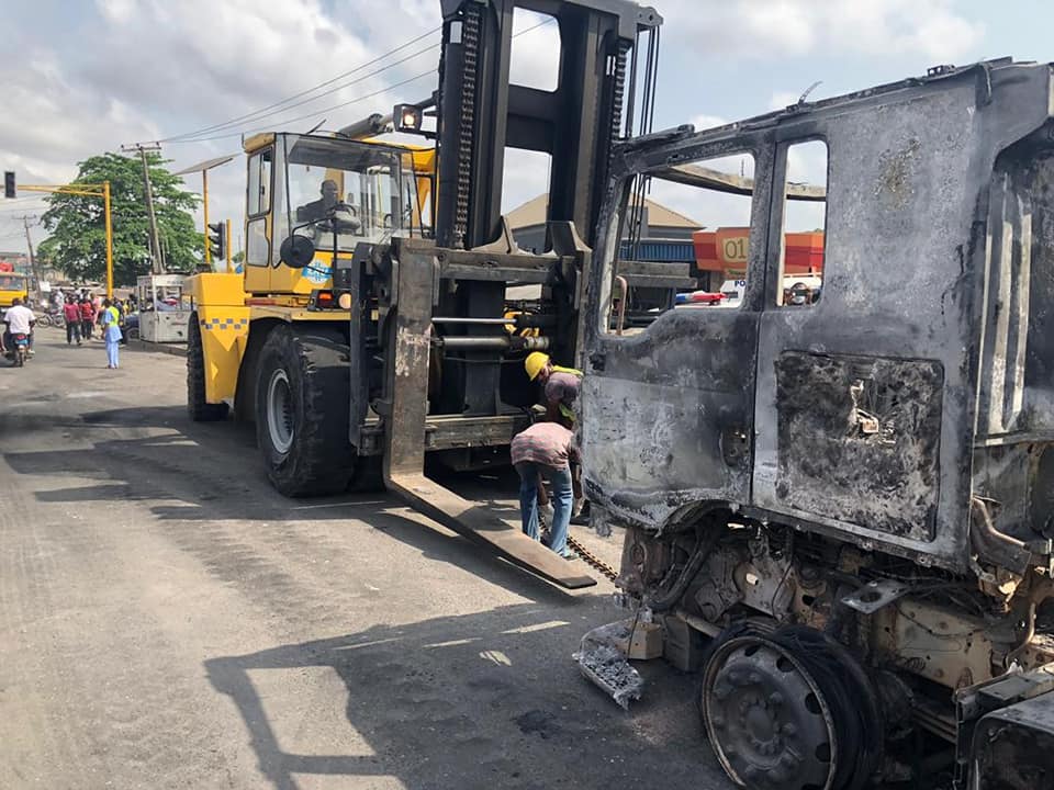 Lagos Govt Recovers BURNT TRUCKS AT FAGBA JUNCTION INWARD IJU-ISHAGA