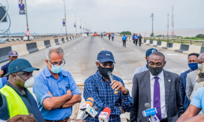 Fashola Inspects Ongoing Repairs On Eko Bridge, Third Mainland Bridge