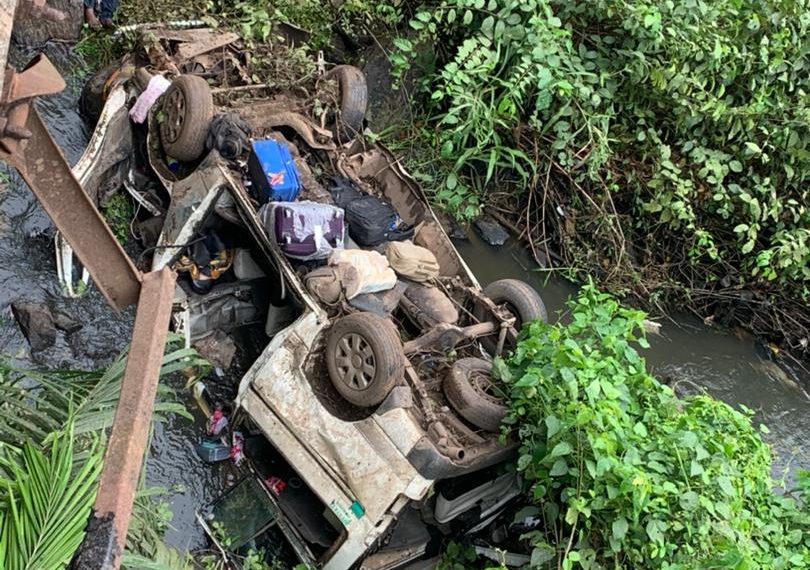 Many Feared Dead  As 18-Seater Bus Plunges Into Ondo River